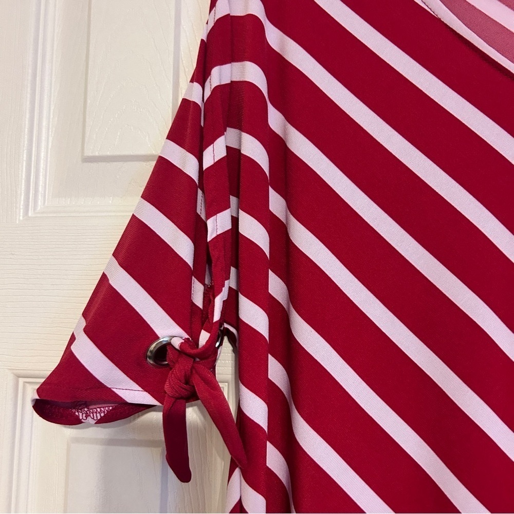 Croft & Barrow red and white short open sleeve womens medium top with ties - Picture 4 of 9